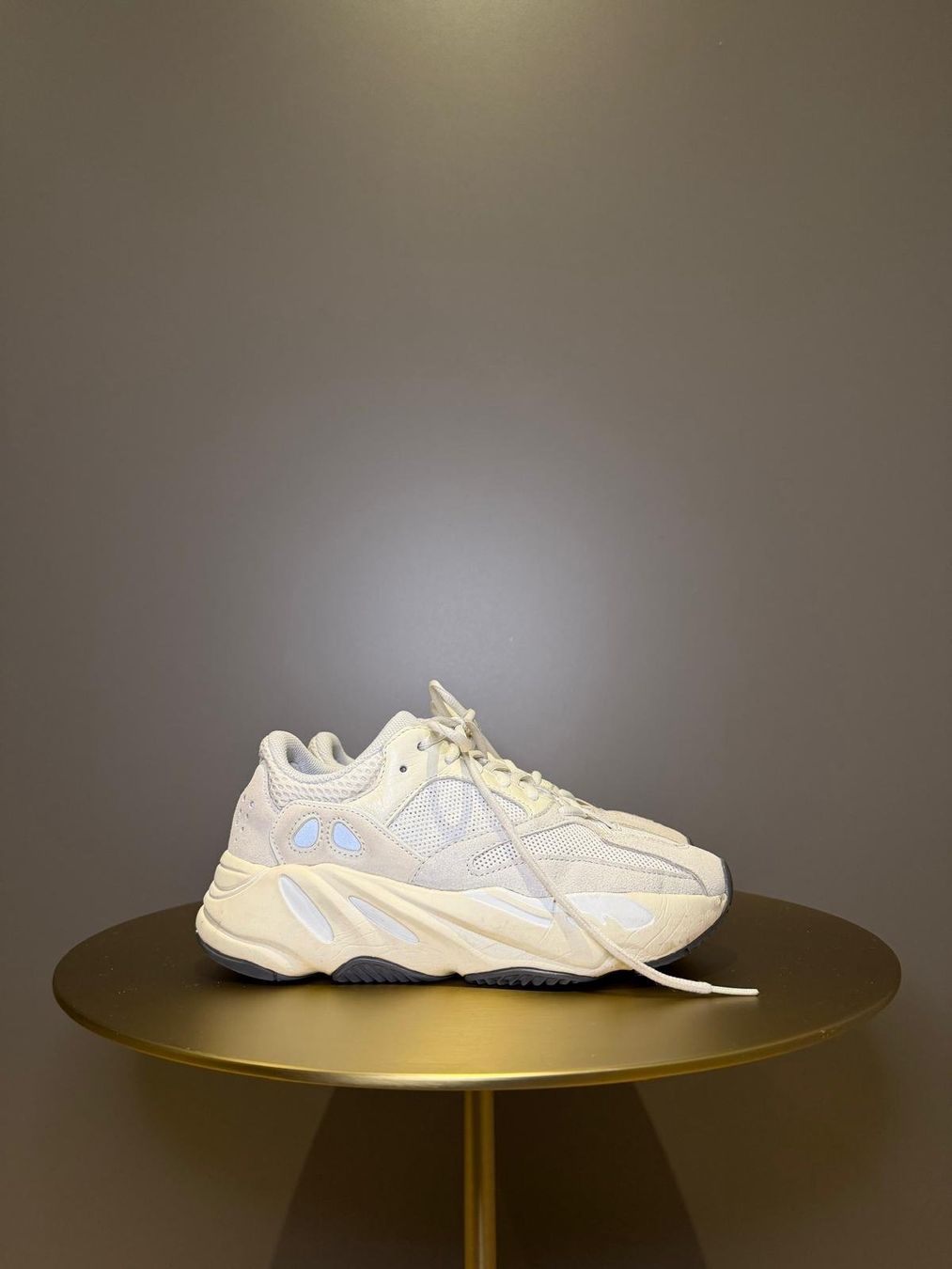 Adidas Damenschuhe: Yeezy Boost 700 "Analog" – Gebraucht aus Langnau i. E. von dis_tc9q