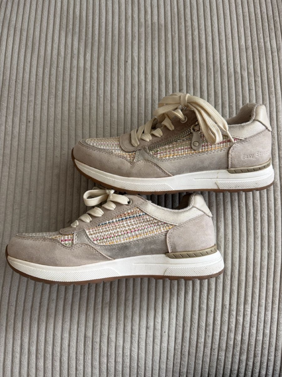 Damenschuhe: Farbenfrohe Sneakers 39 – Gebraucht aus Zürich von Riiinchen 1