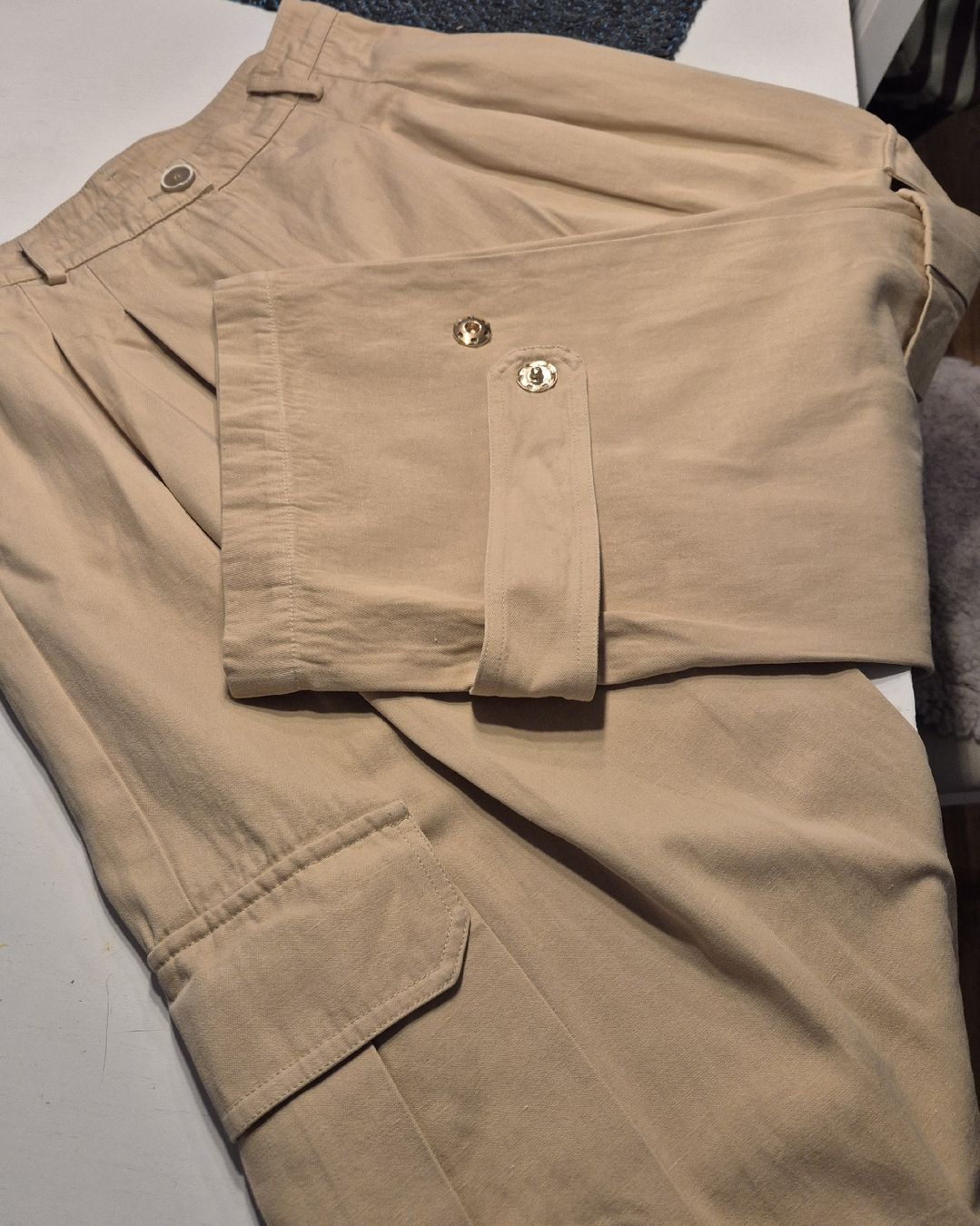 Pantaloni: Cargo Hose von Erika Cavallini mit Details – Usato da Merenschwand venduto da Epc19 2