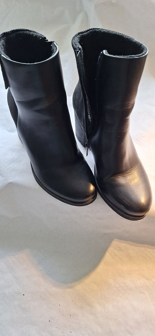 Chaussures femmes: Schwarze Damen Boots Gr. 38 – Neuf (Voir description) à Innertkirchen par mar_km9t