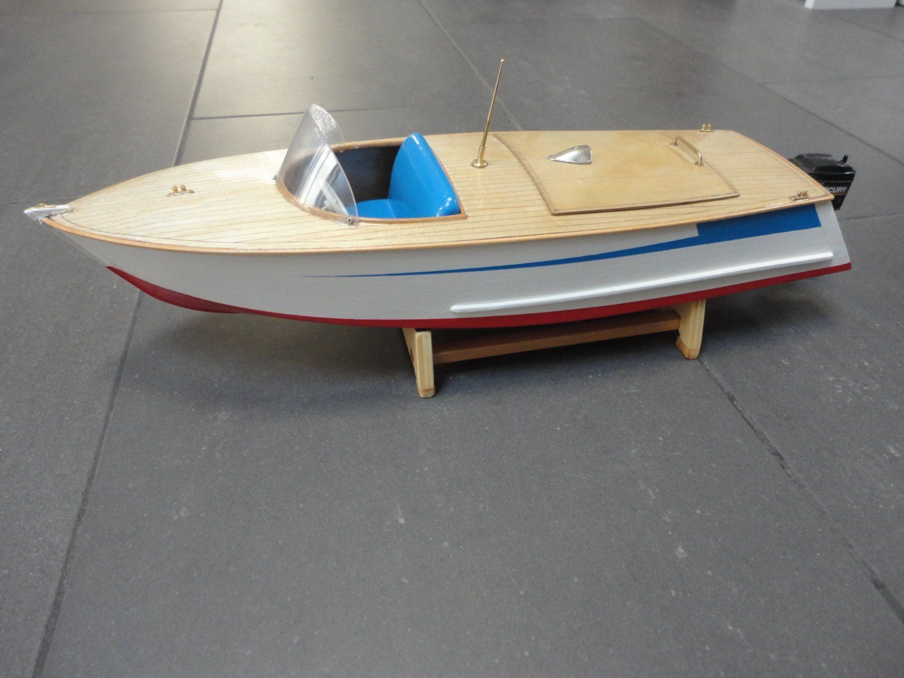 RC Kits de montage: Motorboot Forelle Aeronaut – Neuf avec emballage d'origine à Horgen par RcModell