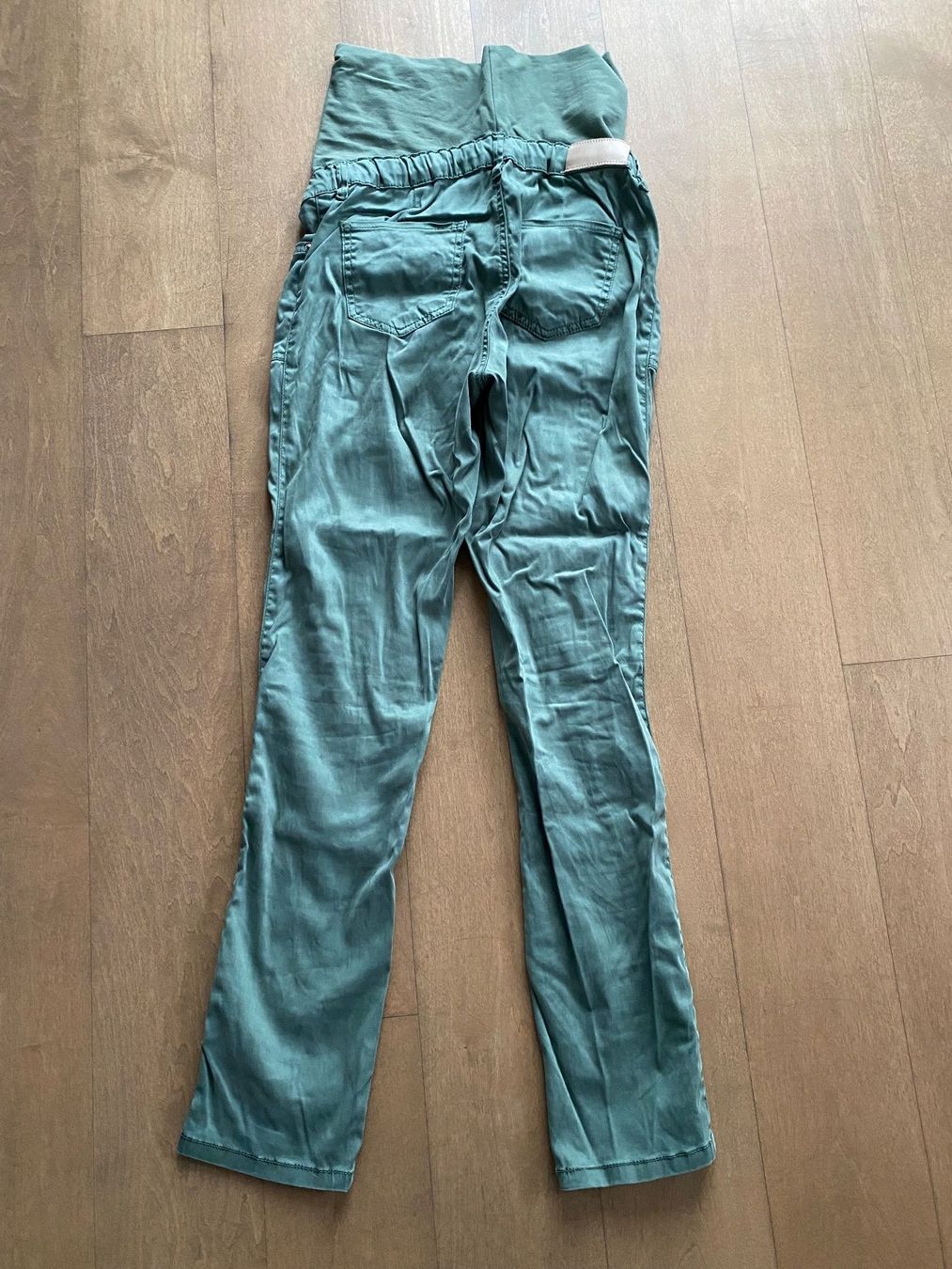 Esprit Pantaloni: ESPRIT - olivgrüne Umstands-Cargohose Gr. 34 – Usato da Meilen venduto da kleisi01 1