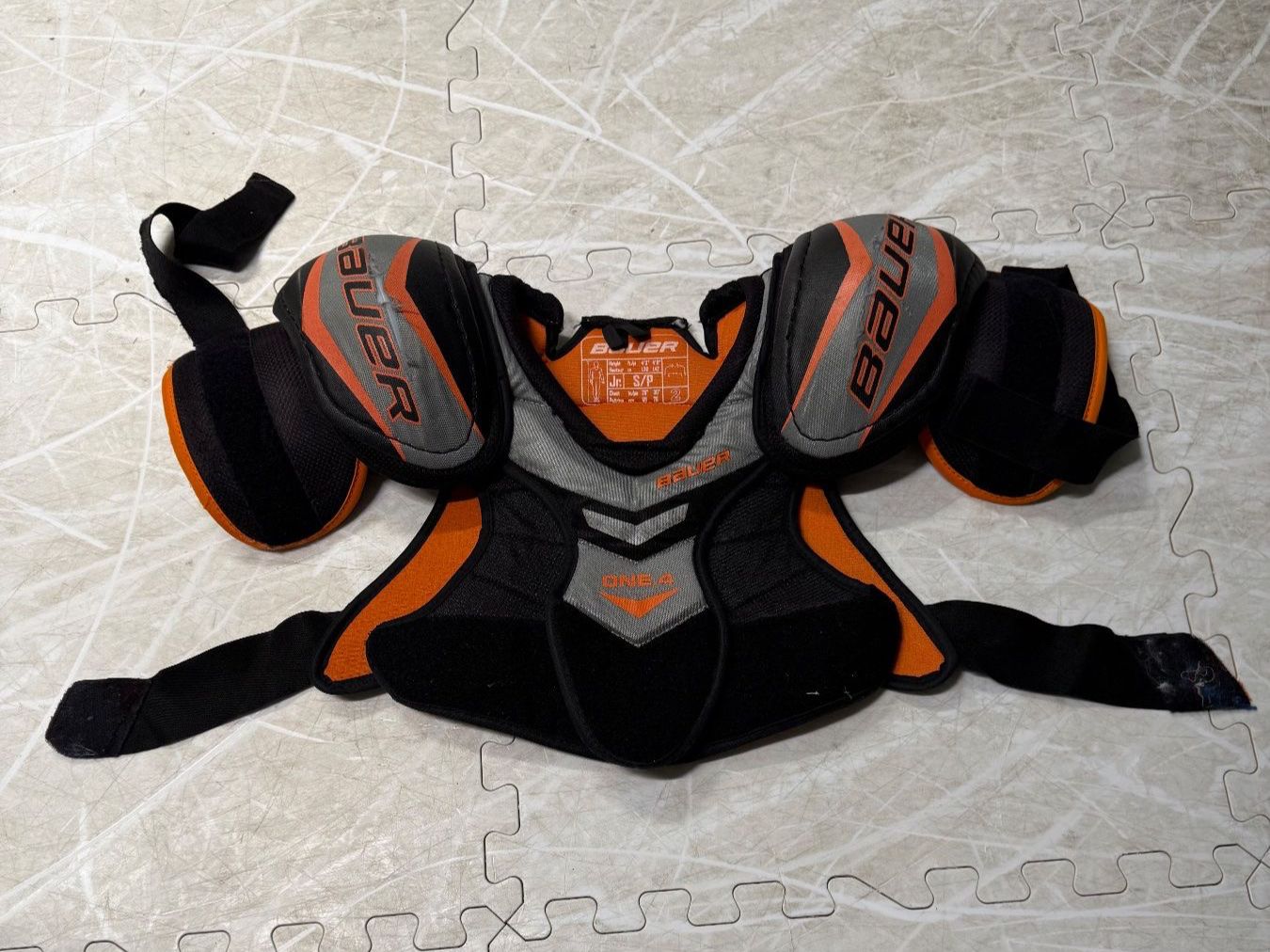 Bauer Protezioni & Imbottiture: Bauer Supreme ONE.4 Brustpanzer – Junior S – Usato da Rüschlikon venduto da Rich9