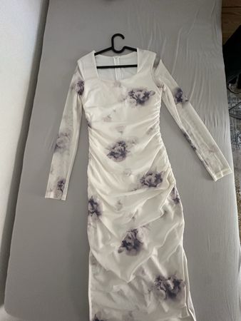 Kleid mit Blumenmuster Grösse S