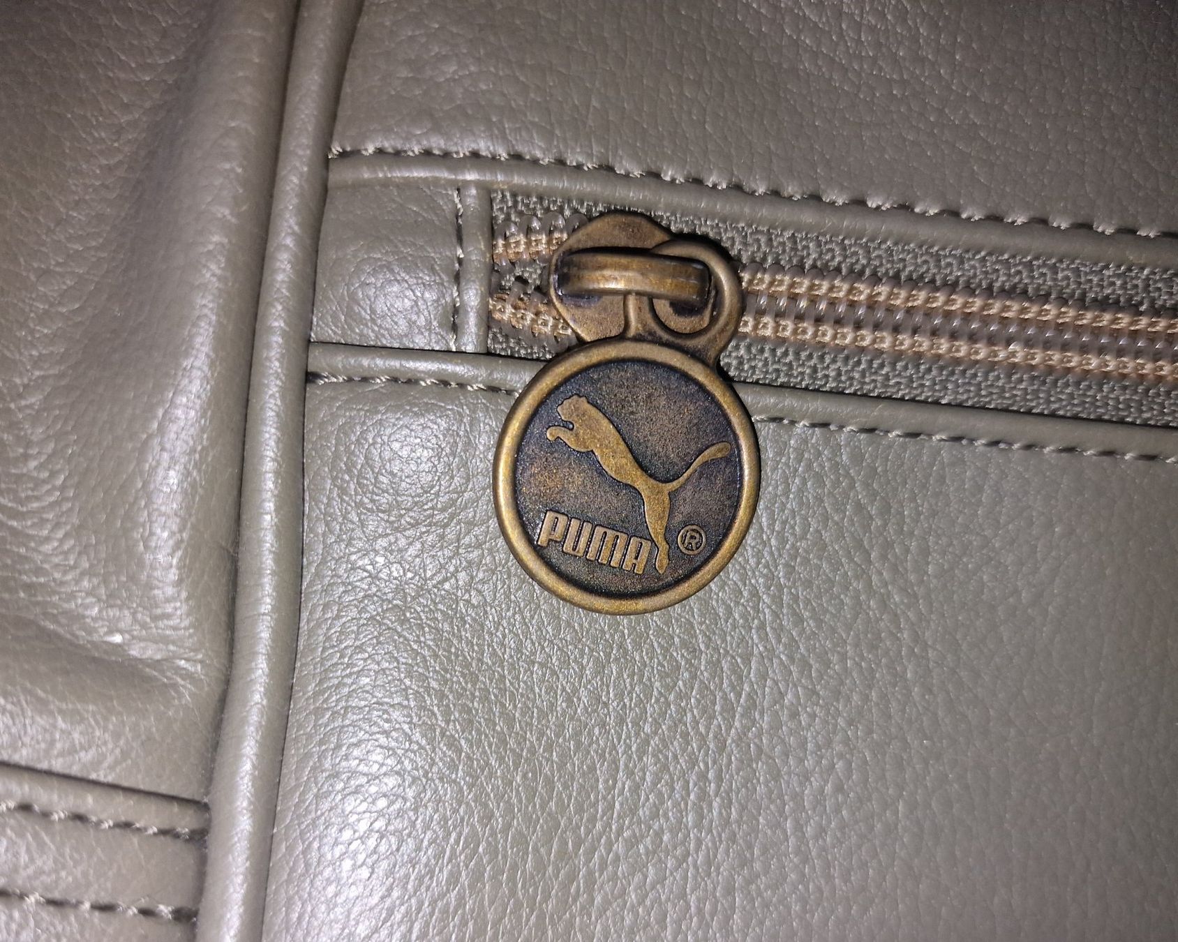 Puma Borse: Puma Schultertasche – Nuovo (secondo la descrizione) da Zürich venduto da Pero6 3