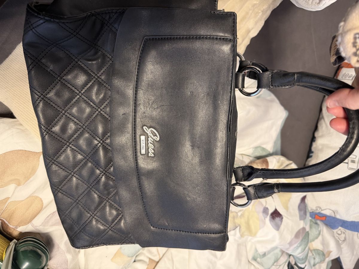 Borse da donna: Guess Tasche – Usato da Grenchen venduto da a.berisha03