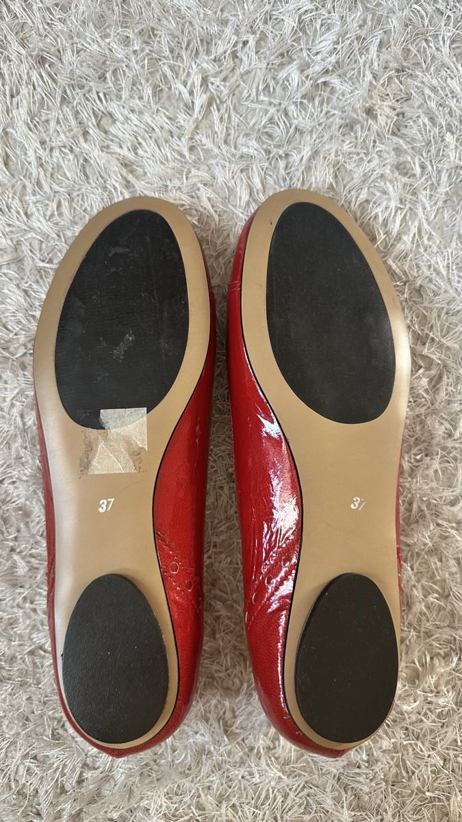 Scarpe da donna: Ballerines rouges vernies T.37 en cuir – Usato da Vuippens venduto da ale_6gkb 7