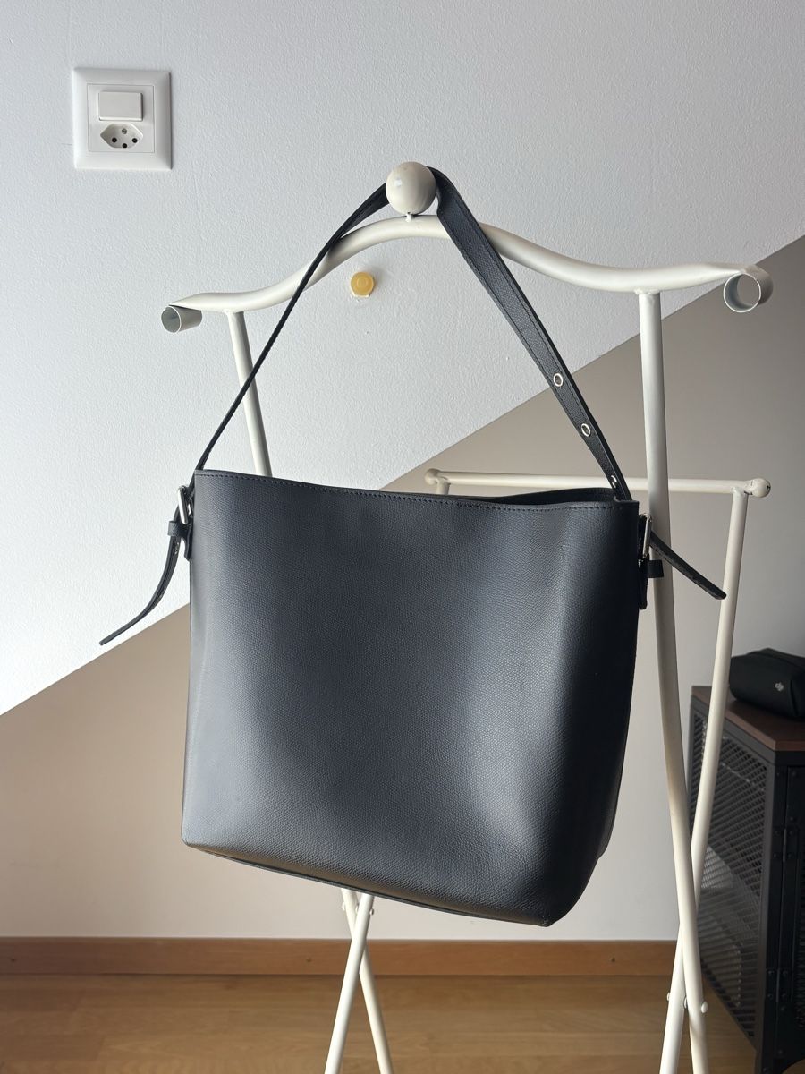 Borse da donna: Schwarze Schultertasche/ Shopper – Usato da Basel venduto da AnninaD97