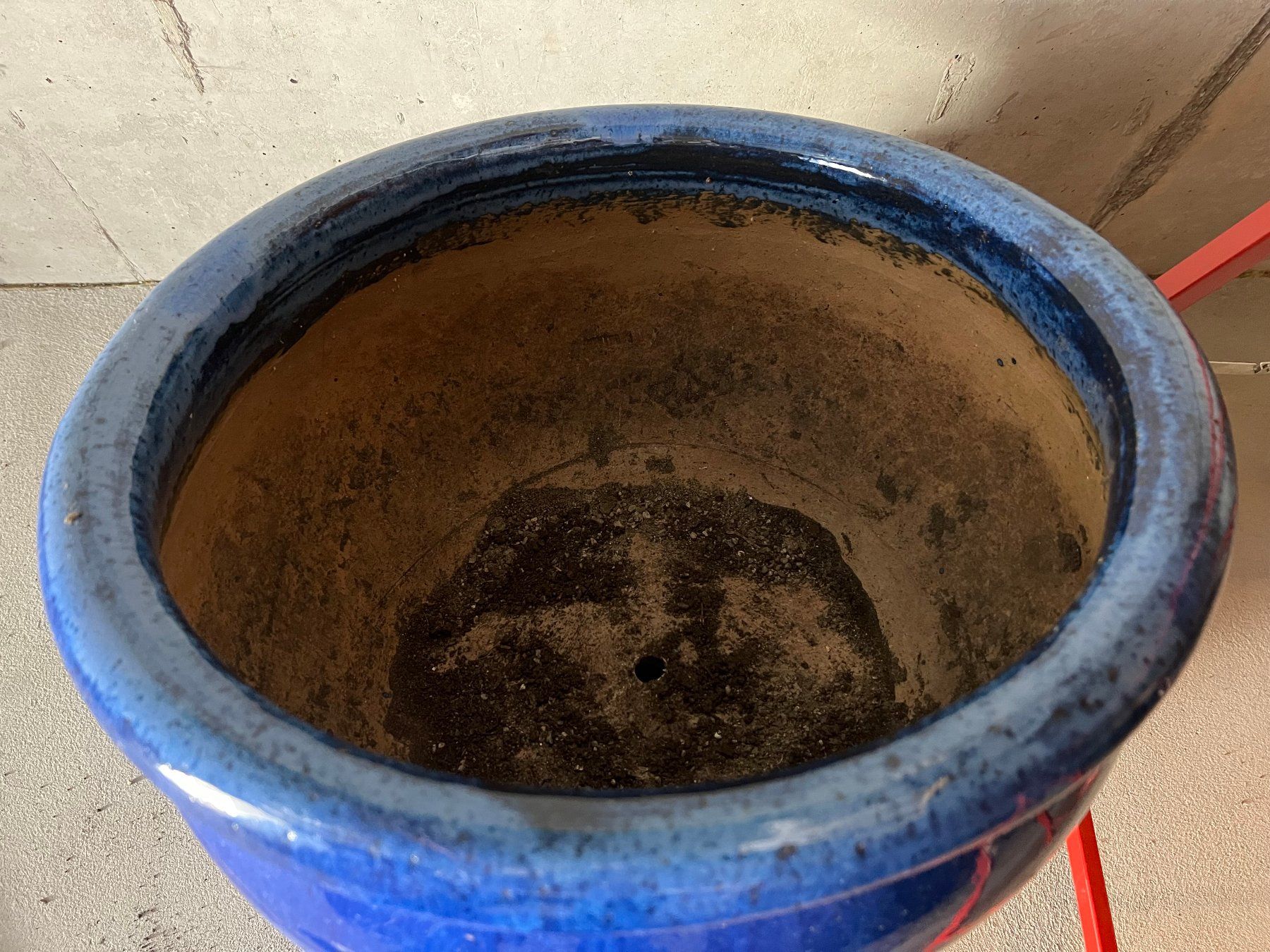 Blumentöpfe: 2 Blaue Keramik Pflanzentöpfe, Übertopf Garten – Gebraucht aus Rheinfelden von  2