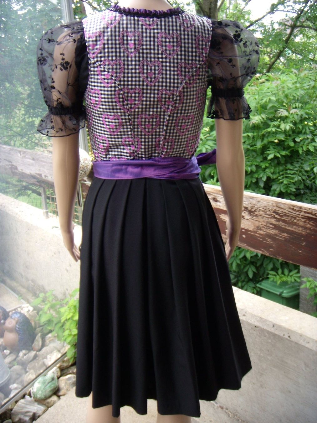 Kostüme: Country Line Dirndl , Gr.32 , schwarz- lila – Neu (gemäss Beschreibung) aus Schwarzenbach SG von Rigus 3
