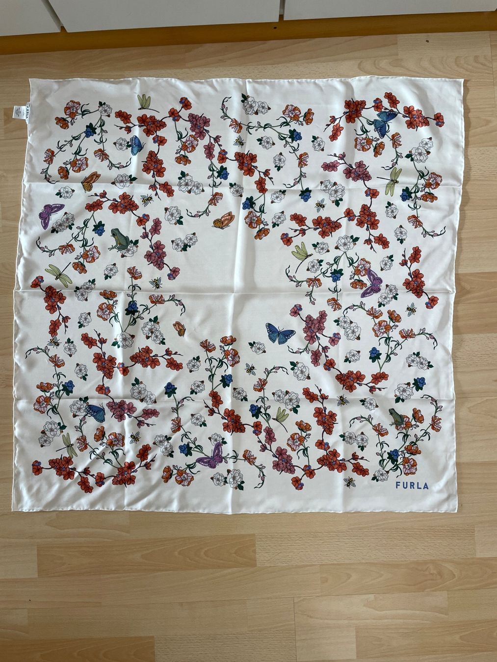 Furla Foulard & Sciarpe: Carree Furla Seide 90x90 – Usato da Gasel venduto da Federscharnier