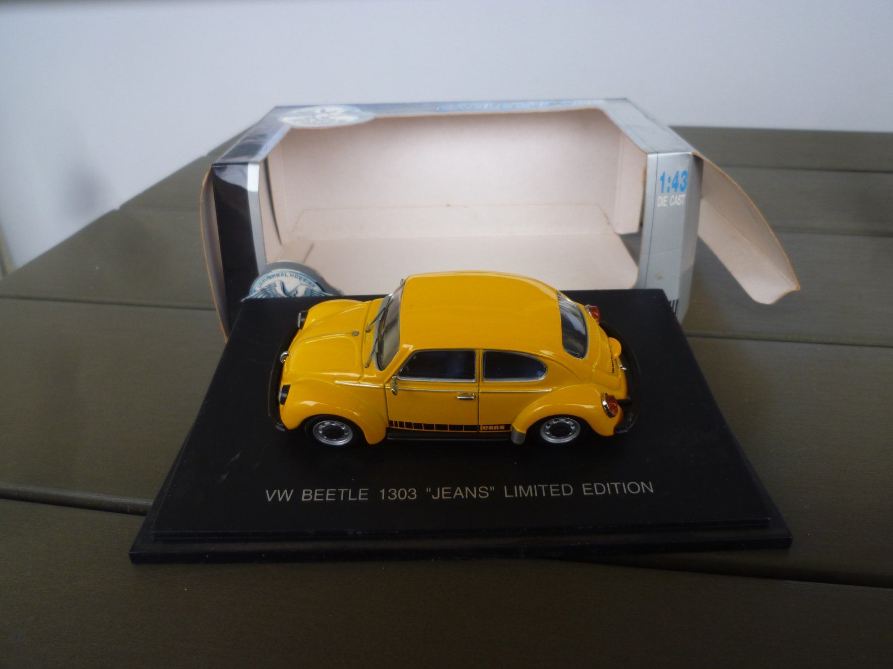 Volkswagen Modellini d'auto: VW Beetle 1303 "Jeans" – Nuovo e nell'imballaggio originale da Flawil venduto da Imperiosud
