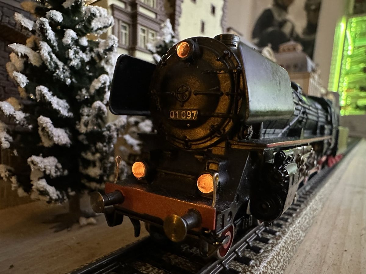 Märklin Modellini di ferrovie: Märklin 3048 DB BR 01 – Usato da Lupsingen venduto da New-Haven
