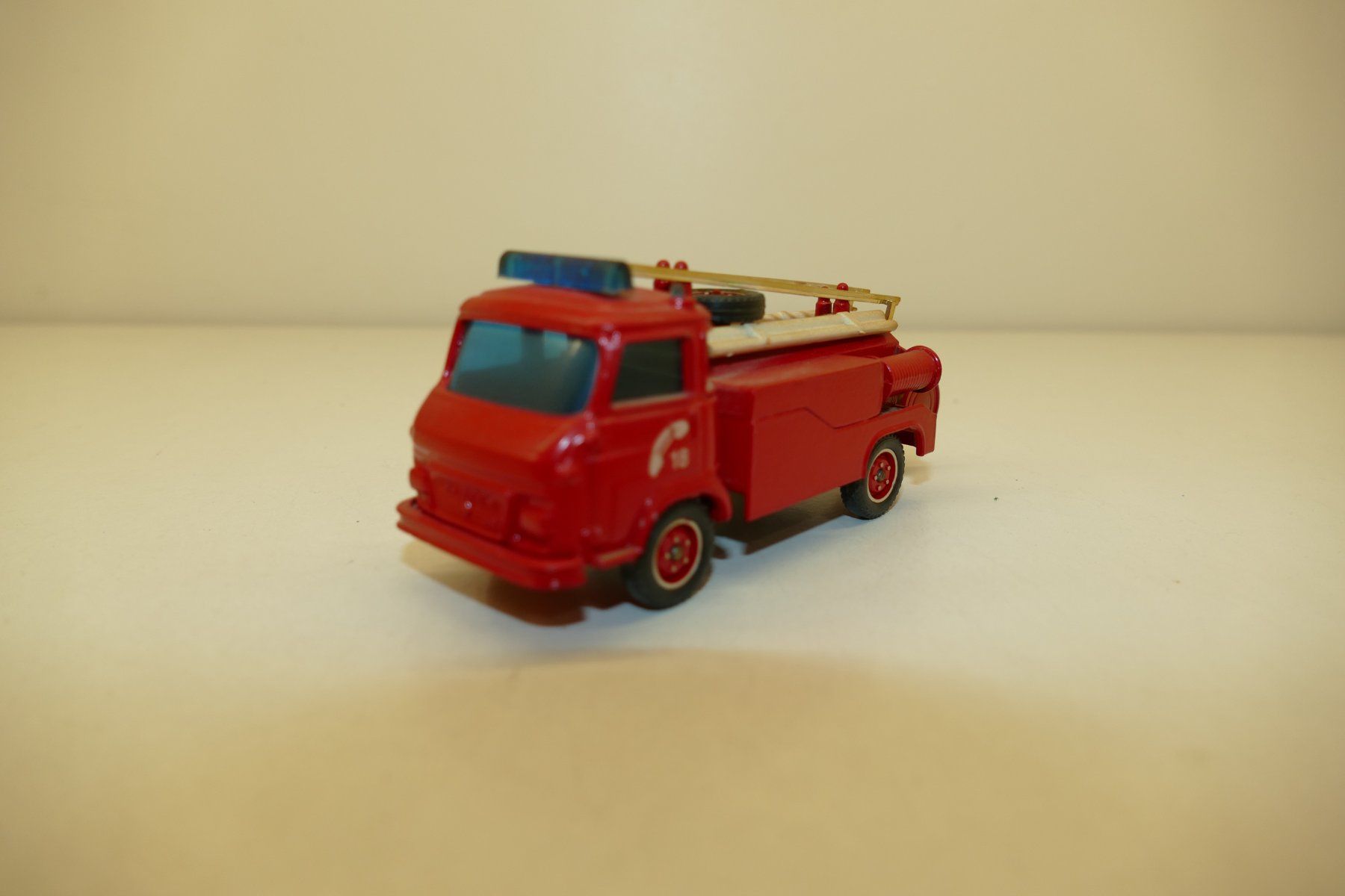Solido Modellini d'auto: Solido 1:50: Saviem Sapeur Pompier SG4 – Usato da Niederhasli venduto da rail-duerst