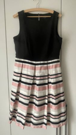 Elegantes Kleid schwarz-pink gestreift Grösse 40 neuwertig