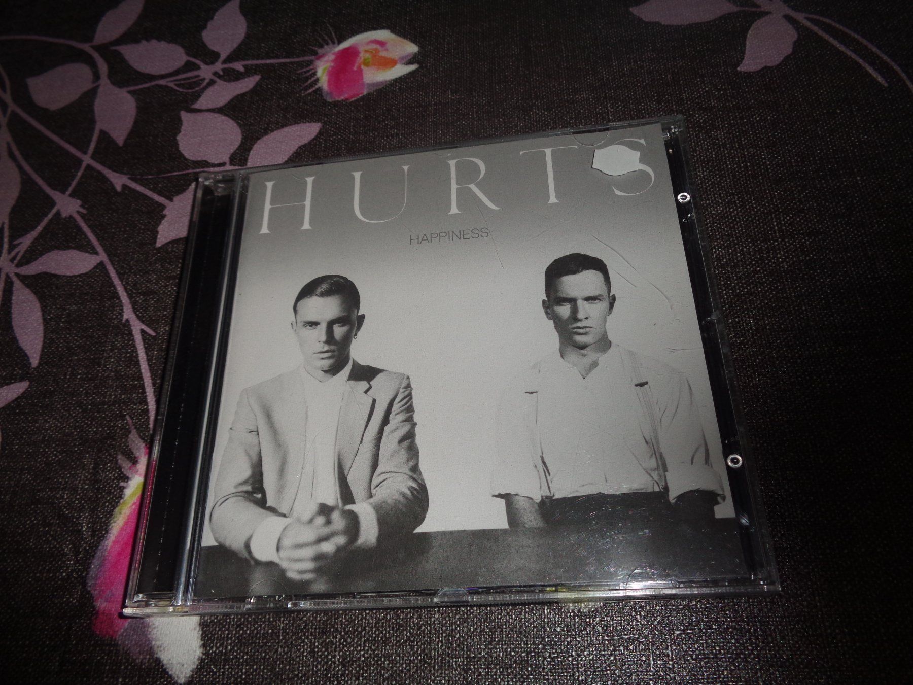 CD: Hurts - Happiness CD – Usato da Olten venduto da Disc-Ausverkauf