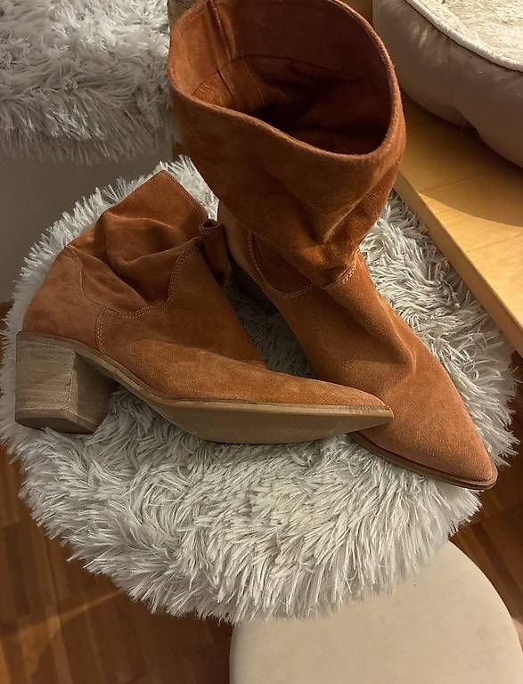 Scarpe da donna: Hammerstein braune Wildleder-Stiefeletten – Usato da Zürich venduto da dor_596h