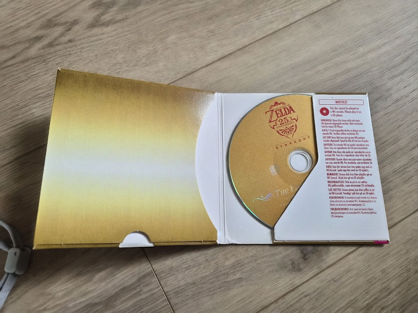 Nintendo Giochi: Jeu Wii Zelda Skyward Sword télécommande dorée CD special – Usato da La Joux FR venduto da car_ck96 4