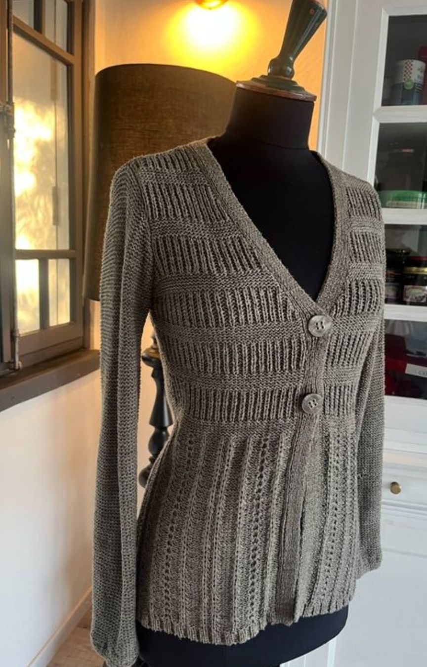Giacche: Strickjacke oliv Gr. S – Usato da Lyss venduto da Urma5 1