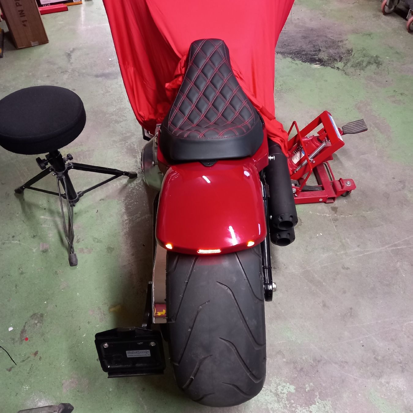 Harley-Davidson Alle Motorradersatzteile: Heckfender mit Sattel  – Gebraucht aus Luzern von Remo610 2