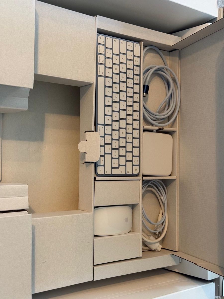 Apple PCs: Apple iMac 24” 2023 M3 8Go RAM 256Go – D'occasion à Neuchâtel par Chirpz79 7