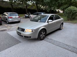 Audi A4 2.4 V6 – Berline — pour pièces / export