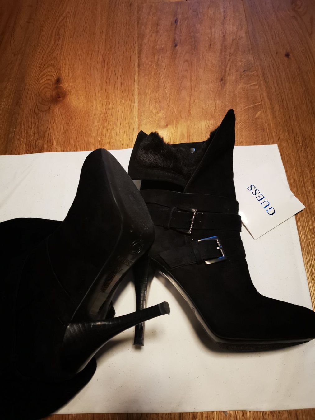 Guess Chaussures femmes: Guess Schuhe – Neuf avec emballage d'origine à Niederbipp par Viktoria_Sch 3