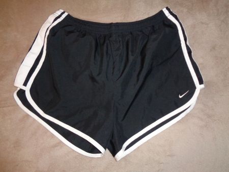 Laufshorts Nike schwarz Grösse S guter Zustand!