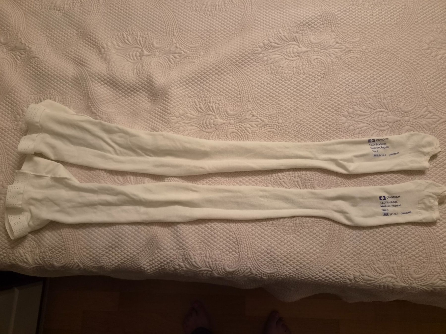 Socken: Covidien TED Kompressionsstrümpfe Grösse E gebraucht – Gebraucht aus Zürich von Citalo