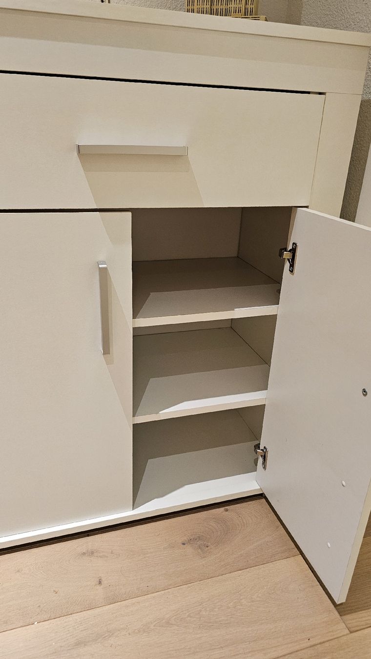 Scaffali: Schuhkommode in Weiss mit einer geräumigen Schublade – Usato da Zürich venduto da Emendez 6