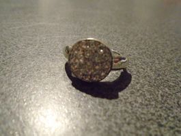 Ring, LDADPR, silberfarbig rund/weisse Steinchen