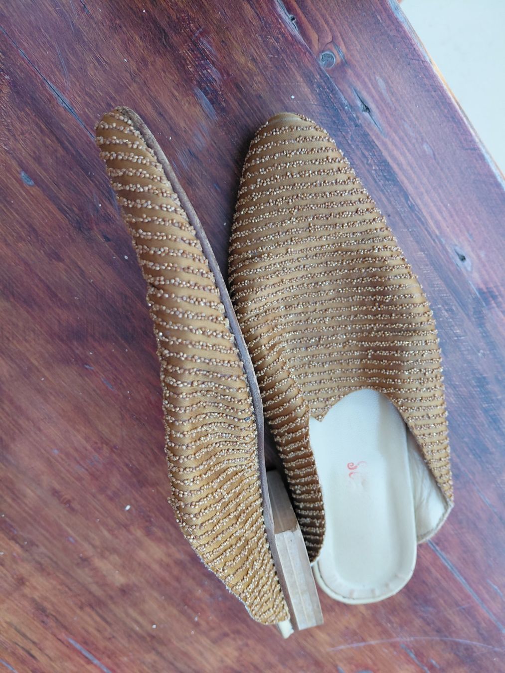 Scarpe da donna: sandales type "Babouche" dorées – Usato da Boussens venduto da mgerma54