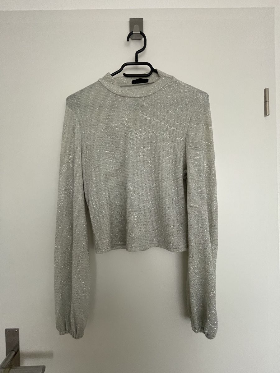 Pullover & Sweatshirts: Silbernes Glitzer-Oberteil – Gebraucht aus Neuenegg von aba_g85b