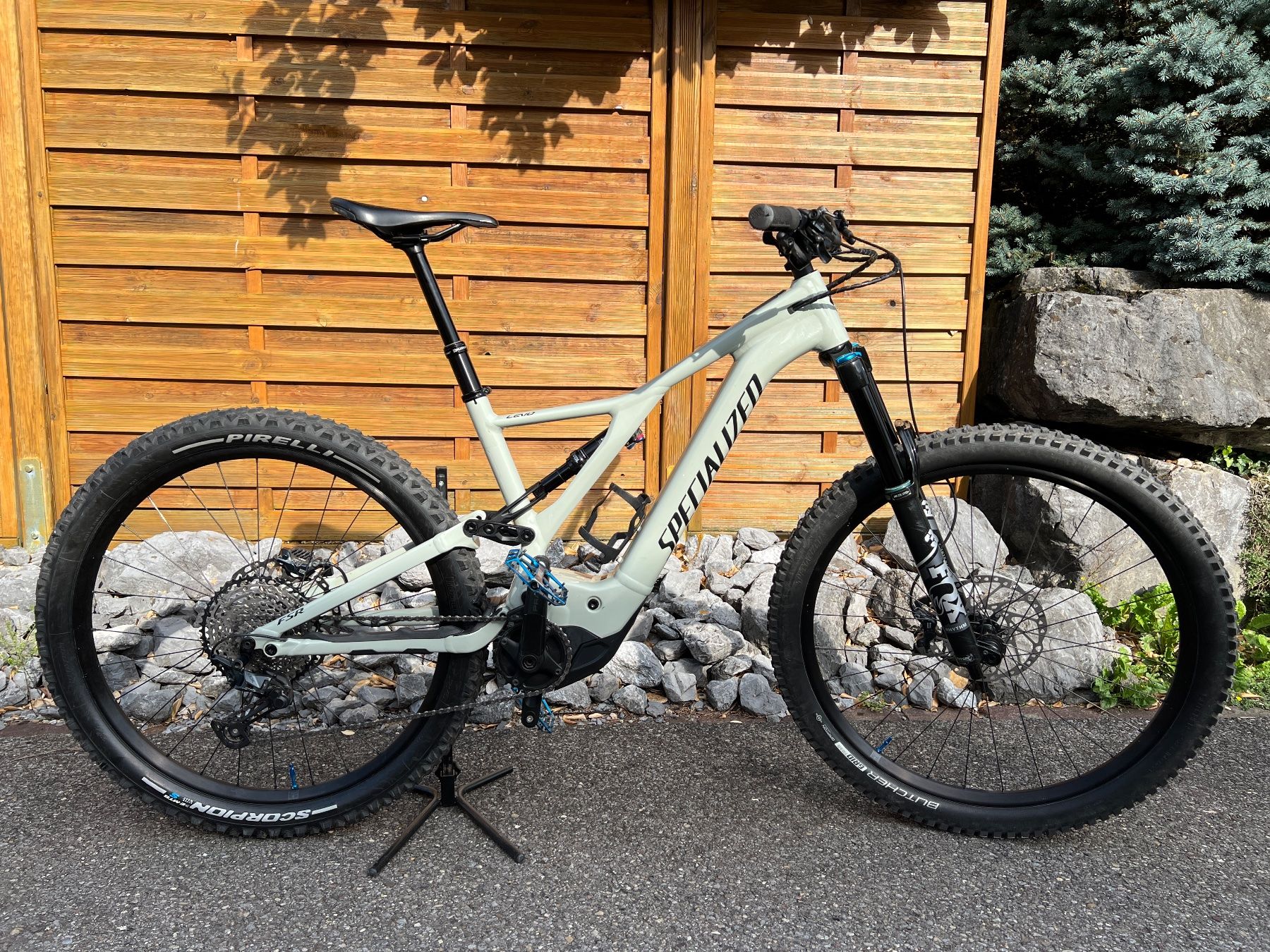 Specialized Velos: Specialized Turbo Levo Comp (2021) / Rahmengrösse L – Gebraucht aus Wangen SZ von