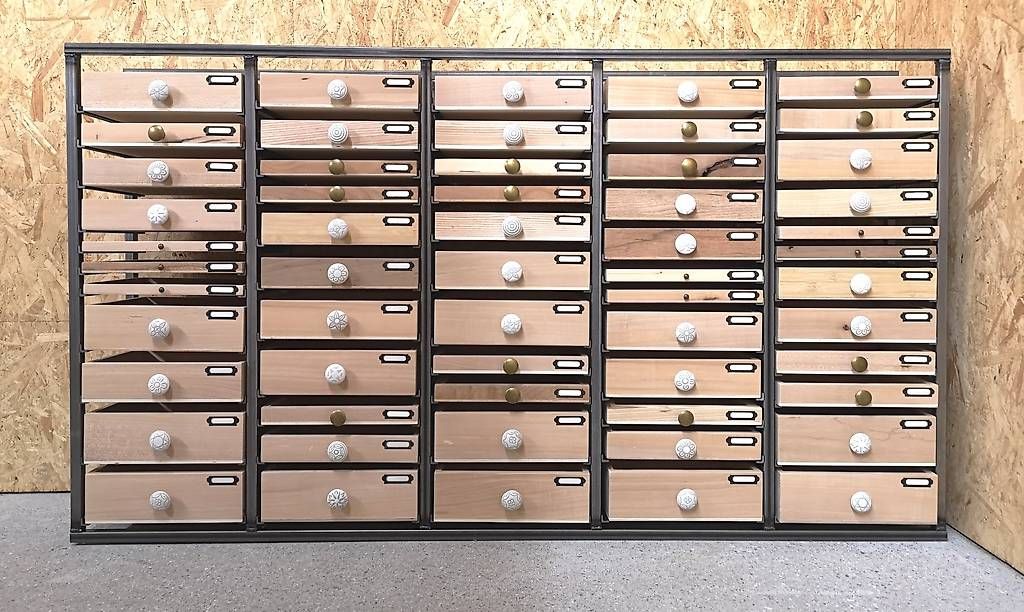 Scaffali: Designstück Nr. 2 - Schubladengestell – Nuovo e nell'imballaggio originale da Burgistein venduto da LaLUZdelFARO