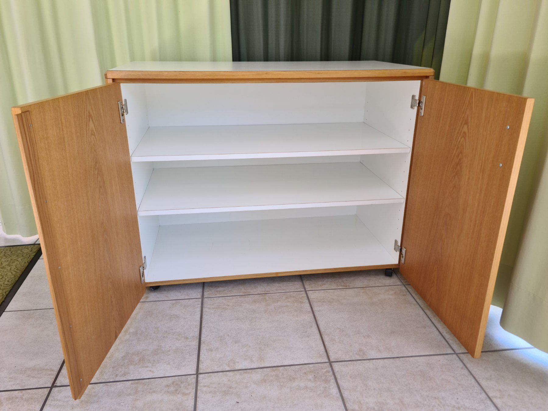 Cassettiere: Kommode, Sideboard auf Räder – Usato da Laupen ZH venduto da Firo10 3