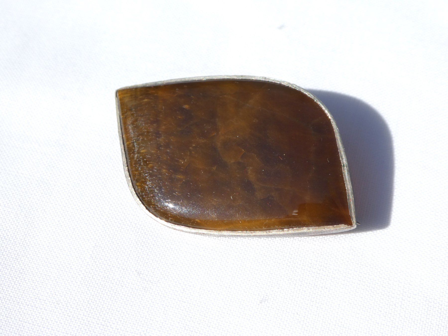 Spille & Fermagli: Vintage-Brosche mit goldbraunem Achat – Usato da Gattikon venduto da kaandooh 2