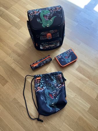 Neuwertiges Tiger Family Schulthek Set Dinosaurier!