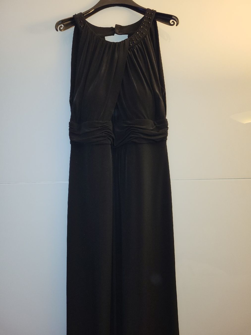 Kleider: Elegantes Abendkleid Gr. 42 schwarz mit Perlen – Gebraucht aus Winterthur von GAM90