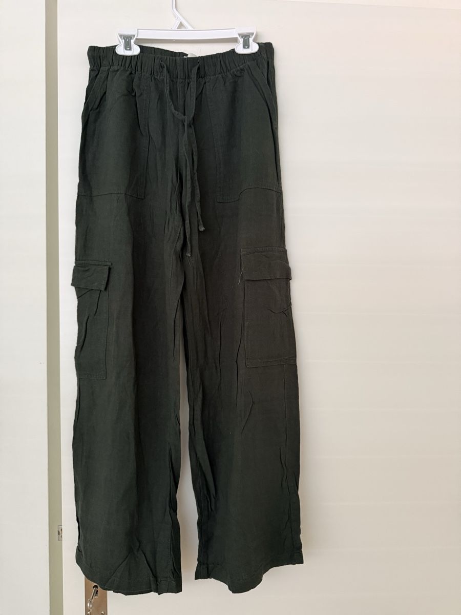 H&M Pantalons: Pantalon fluide  – D'occasion à Monthey par sen_6ckr