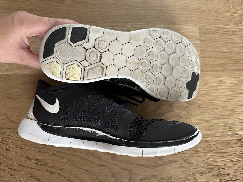 Scarpe da donna: Scarpe Nike donna  – Usato da S. Antonino venduto da gio_q2dl 1