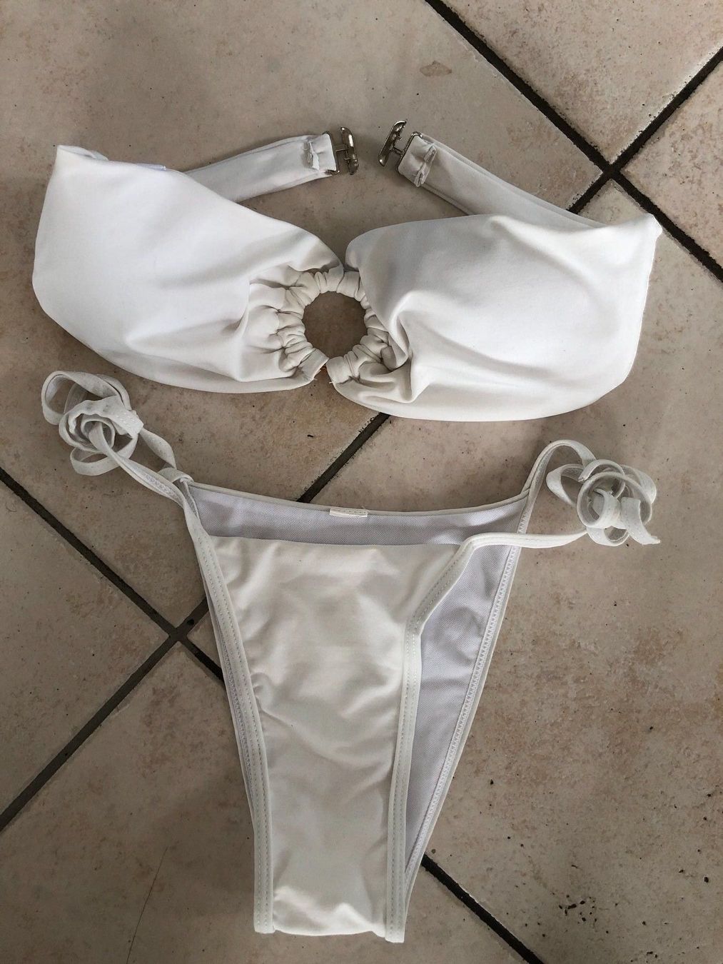 Shein Costumi da bagno & Bikini: Weisses SHEIN Bikini weiss Gr.S – Usato da Obergerlafingen venduto da cabo4