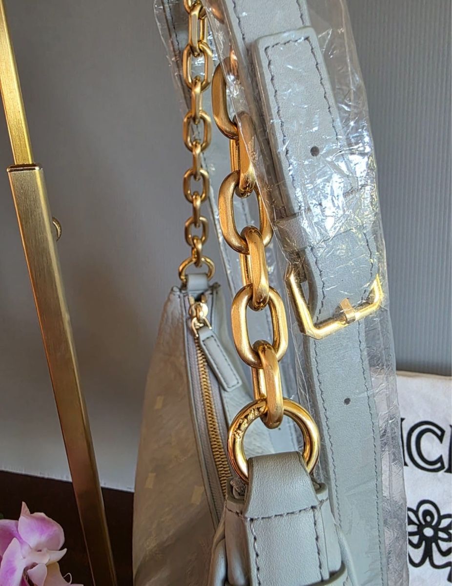 Mcm Borse da donna: MCM Handtasche hellgrau neu mit Staubbeutel und Karte – Nuovo (secondo la descrizione) da Aarburg venduto da SA.TheTimelessLuxury 2