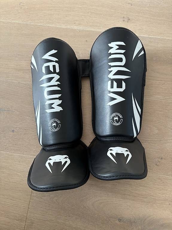 Sacs de frappe: Kickbox Schienbeinschoner Kinder – D'occasion à Ostermundigen par nad_8vsp