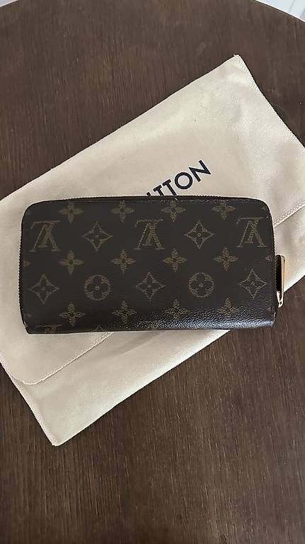 Louis Vuitton Portamonete: Louis Vuitton Zippy Wallet – Usato da Birsfelden venduto da willow1 1