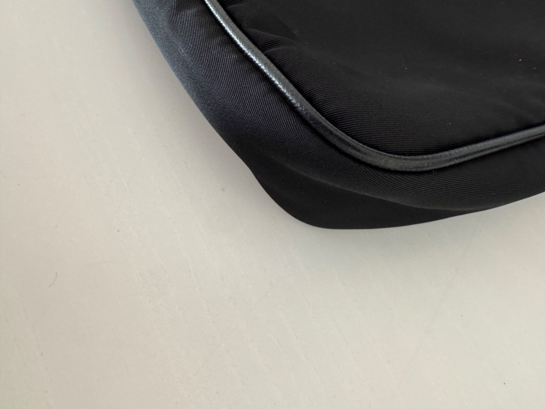 Borse da donna: Prada Crossbody Bag Bandoliera schwarz gold – Usato da Oberglatt ZH venduto da jul_nhy7 2