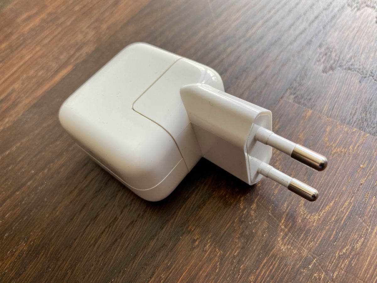 Ladegeräte: Apple USB-A Ladegerät/Charger A1205 – Gebraucht aus Winterthur von Crazycorner 1