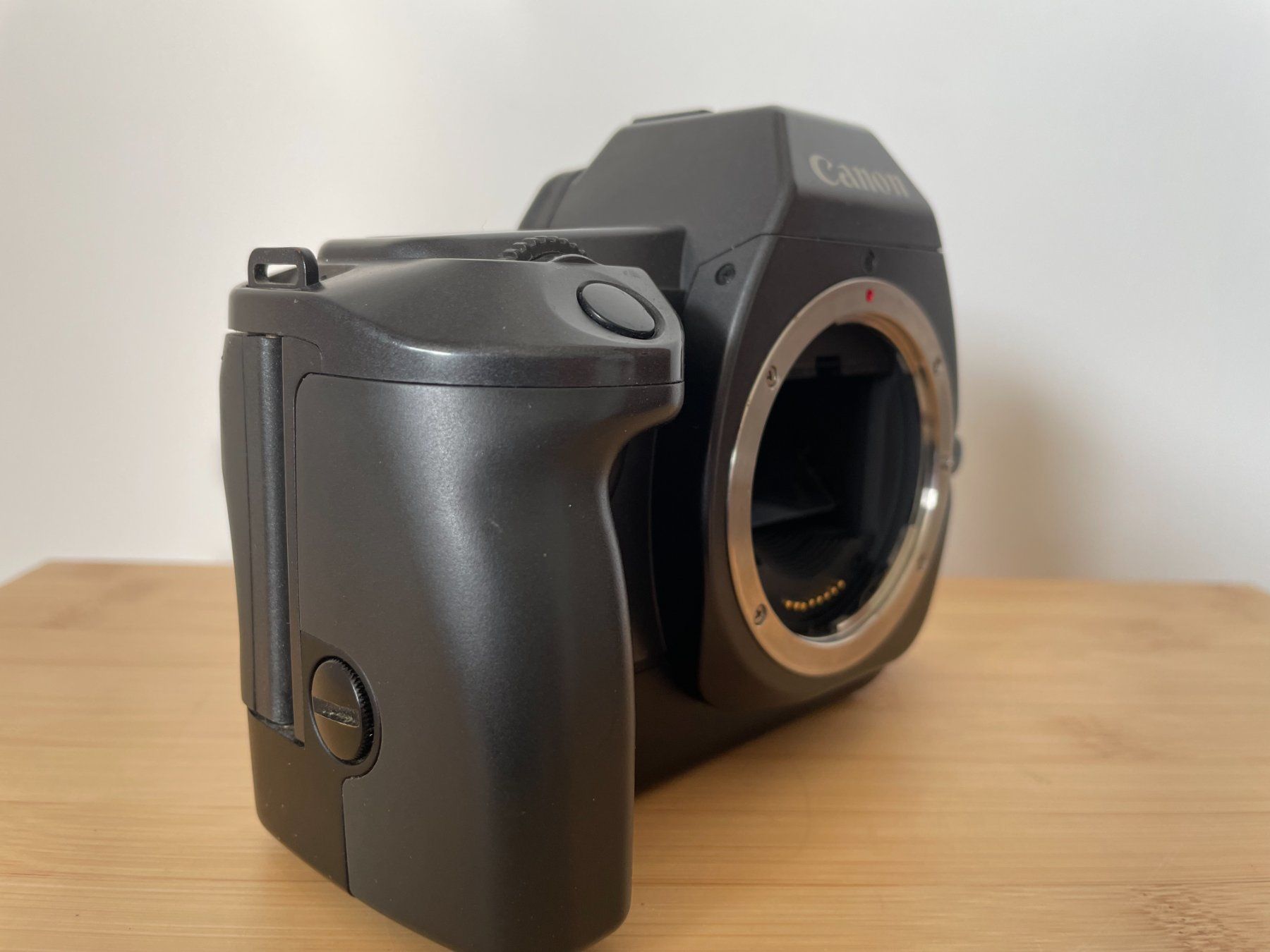 Canon Fotocamera: Canon EOS 600 – Usato da Petit Lancy venduto da gil_hr6v 1