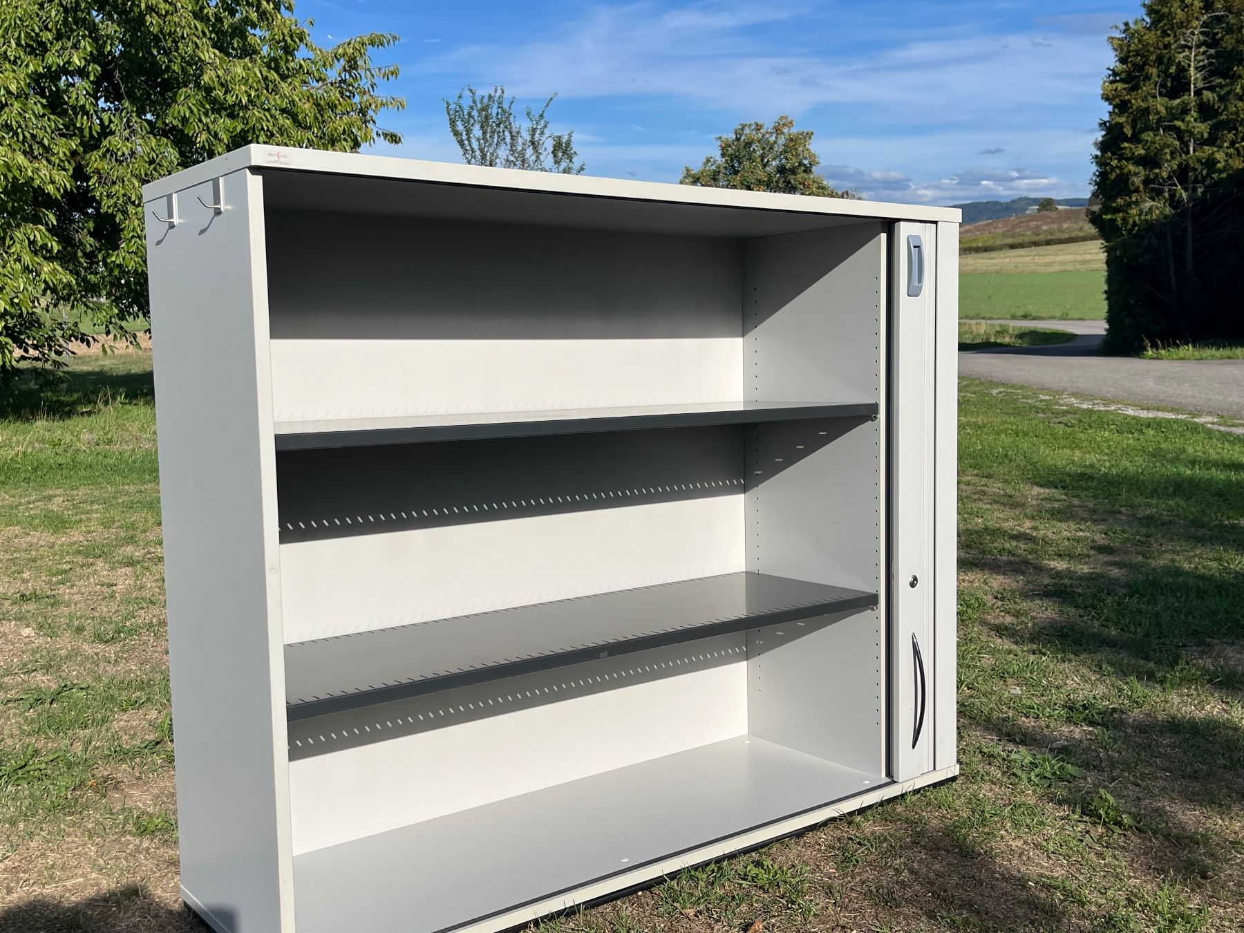 Schränke: Büromöbel mit Rolltüre – Gebraucht aus Allmendingen b. BE von juair 4
