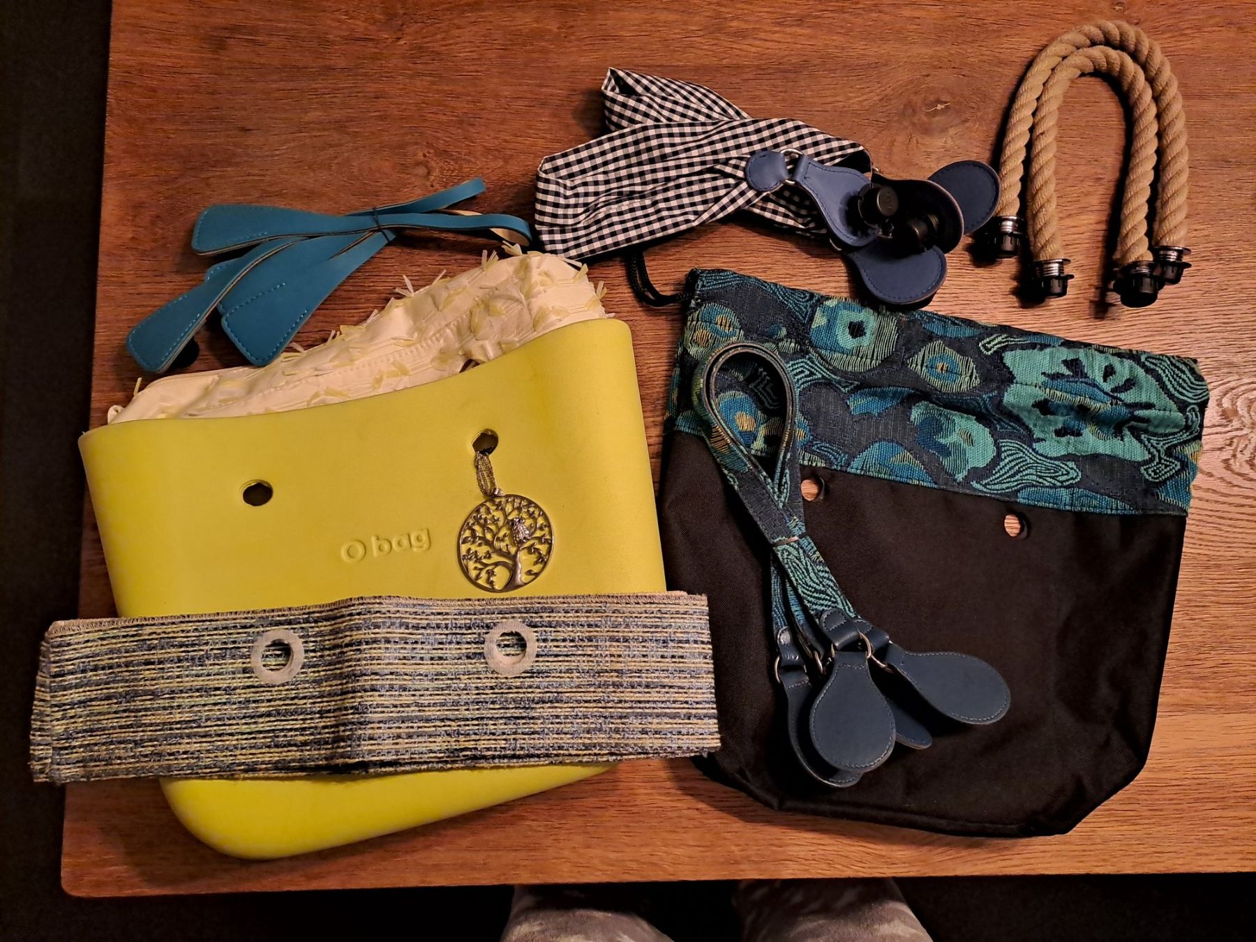Obag Borse da donna: Joli lot mini obag jaune et accessoires – Usato da Ins venduto da nanou84